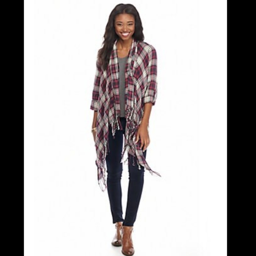 En Creme Plaid Open Front Fringed Top